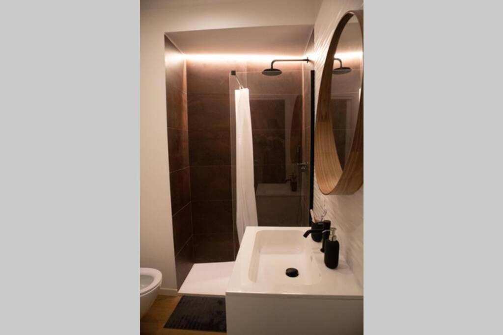 Appartamento nuovo in zona Navigli Milano Esterno foto
